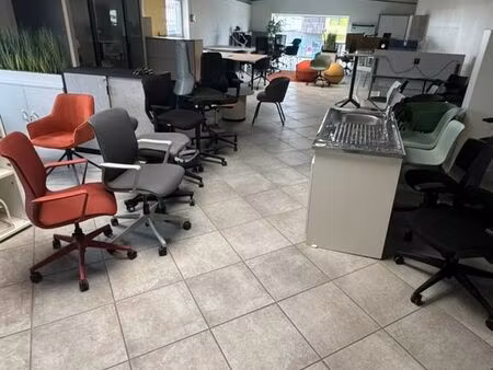 location bureau ou espace 153 m2