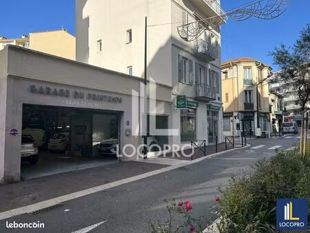 local commercial 220 m²