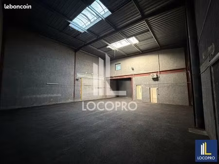 local d'activité 298 m²