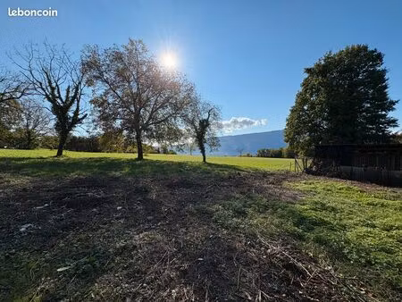 a 5min du centre d'aix les bains-au coeur du village de mouxy-terrain plat libre construct