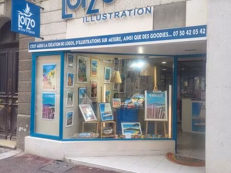 tres grand local commercial 80 m2 - emplacement ideal plein centre ville de hyeres