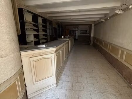 local commercial 81 m2