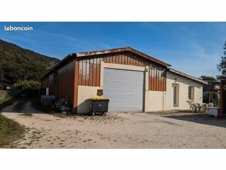 local d'activité 260m2