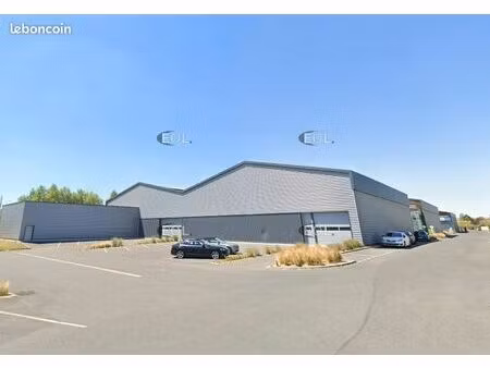 local d'activité 1 941 m²