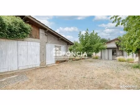 muret: charmante maison de ville non mitoyenne nichée dans un quartier paisible