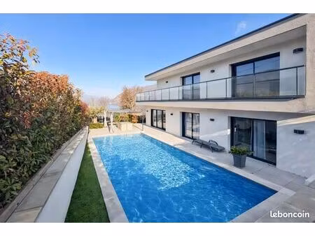 maison 9 pièces 215 m²