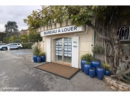 local professionnel grimaud village