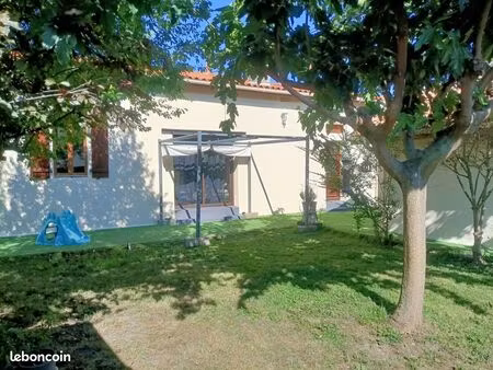 rare à bordeaux : maison en pierre avec jardin  garage et cave