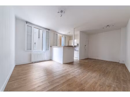 nantes - dobrée : grand t2 en excellent état