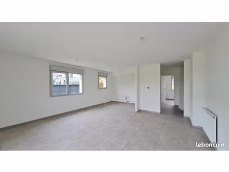 appartement de 5 pièces - 98 m² - avec stationnements