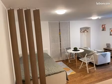 studio 23m2 meublé rénové au centre du vieux montmélian