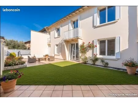 immeuble 7 pièces 235 m²