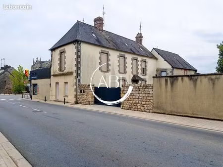 maison de bourg avec studio indépendant et grand garage – centre-ville – la chapelle d'and