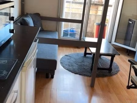 studio très agréable 3 étage avec ascense