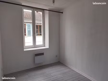 a louer t2 + cave st marcellin