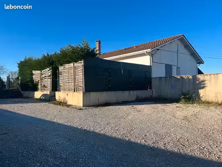 immeuble 3 pièces 204 m²