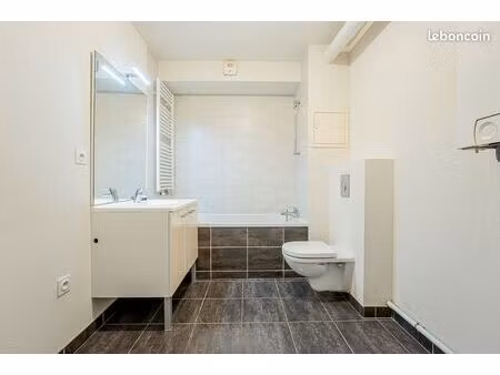 appartement f2 avec terrasse  jardin et parking