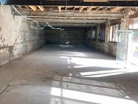 toulouse centre: plateau vide 225m²  cour 50m² et 3 parkings