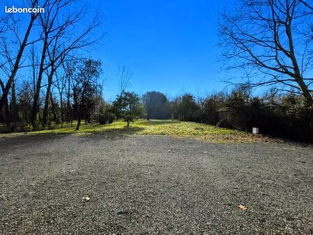 atypique – 181 m² de plain-pied à réinventer sur 2 600 m² de terrain