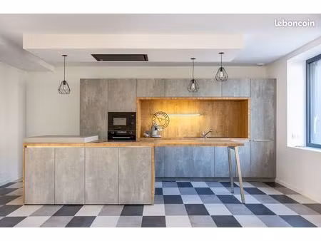 maison 9 pièces 193 m²