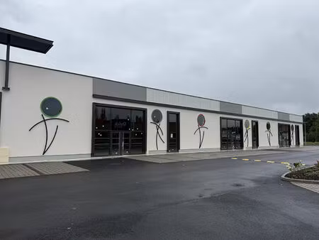 local commercial dans un ensemble neuf excellente visibilité