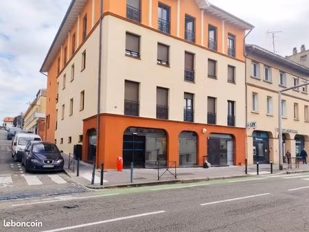 local commercial 195 m²