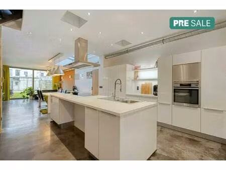 prachtig huis met 4 slaapkamers en tuin te koop in wilrijk