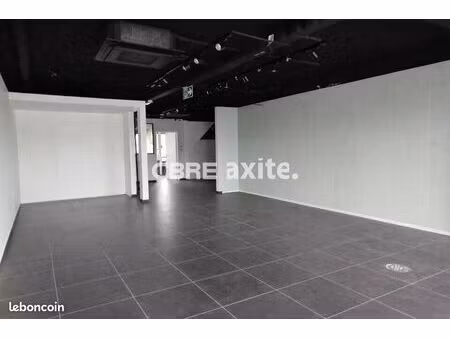 local commercial 223 m²