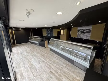 local commercial 150 m² avec vitrine – emplacement stratégique