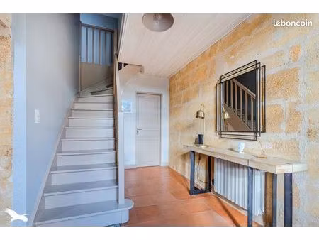 maison 9 pièces 380 m²