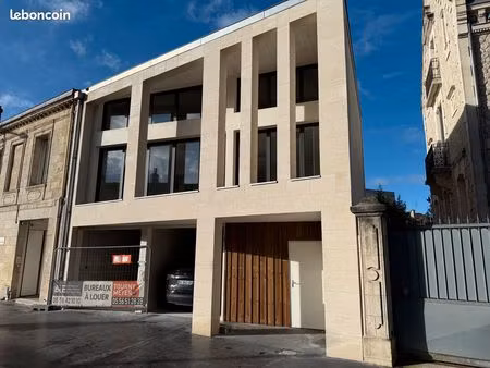 bureaux/locaux libéraux au 2e étage (direct propriétaire) (avec ascenseur) (neufs) 113 m² 