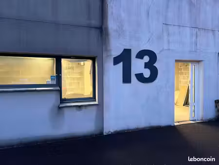 stockage / bureau / dépôt 33m2