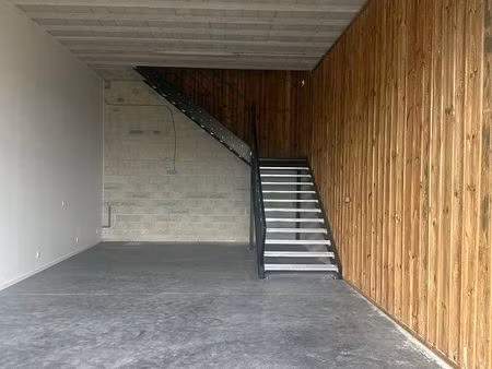 local de 140 m2 à saint jean d'illac