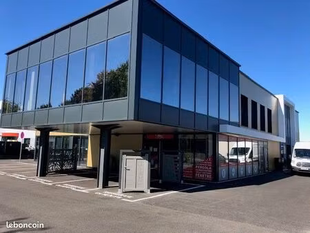 local commercial zi la teste