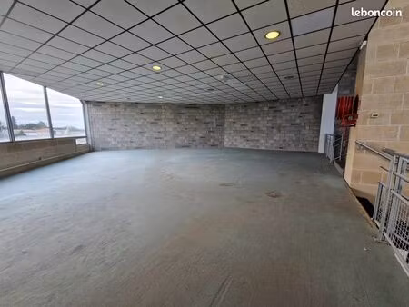 local commercial 520 m² mérignac