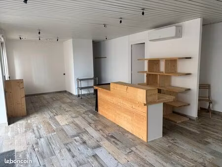 local commercial 44600 saint marc/mer