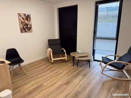 location bureau local poisy pro 17m2