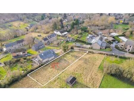 beau terrain dans une rue calme de marchin !