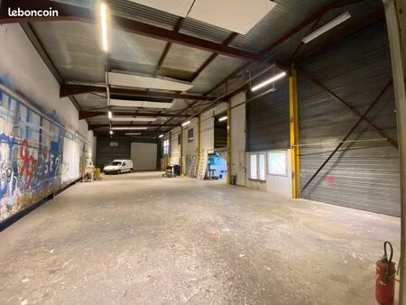local industriel 725 m²