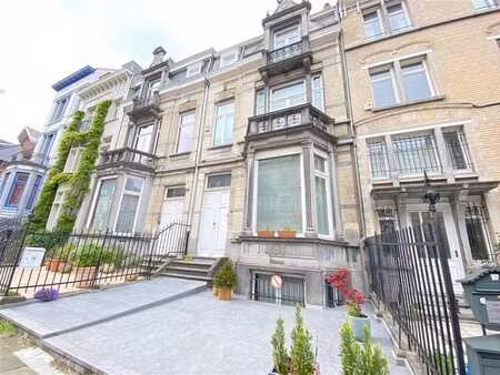 maison de maître 5ch + terrasses & jardin! a découvrir...