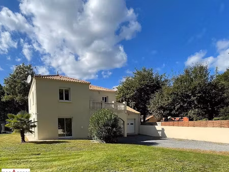 vente maison 4 pièces 176 m² à la chevrolière (44118)  369 900 €