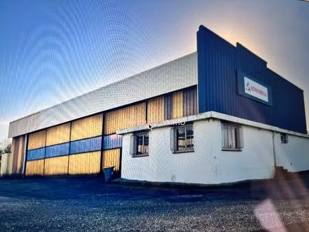 st romain   1310 m2 de locaux d'activités sur 5021 m2 de terrain.