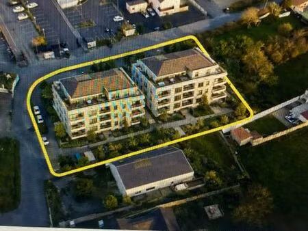 batiment 1000 m2 beslon