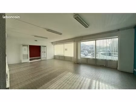local commercial 210 m² floirac