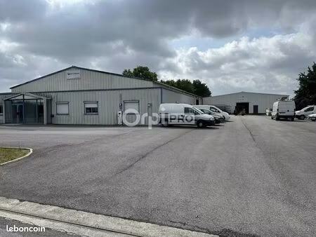 local d'activité 1 300 m²