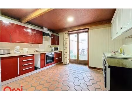 immeuble montmarault 342 m² t-14 à vendre  172 000 €