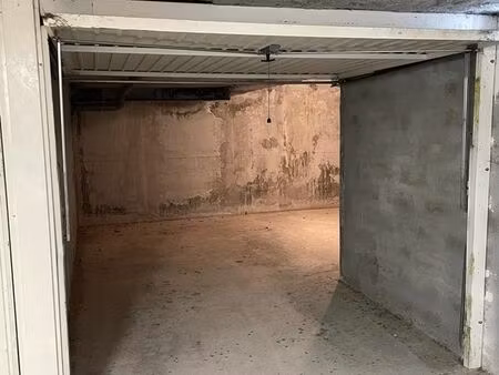 garage fermé - 37m2