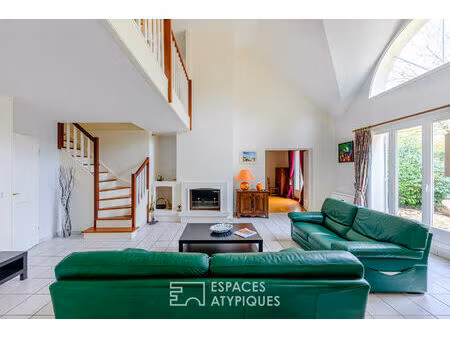 volumes cathédrale et échappée verte : une signature architecturale à cergy les essarts