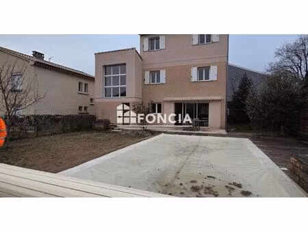 manosque  spacieuse villa t8 de 170 m2 avec piscine et garage sur 1224 m2