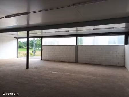 local pro / stockage 220m2 sol + mezzanine